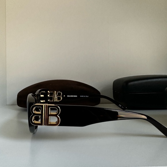 Balenciaga sunglasses - Picture 3 of 4